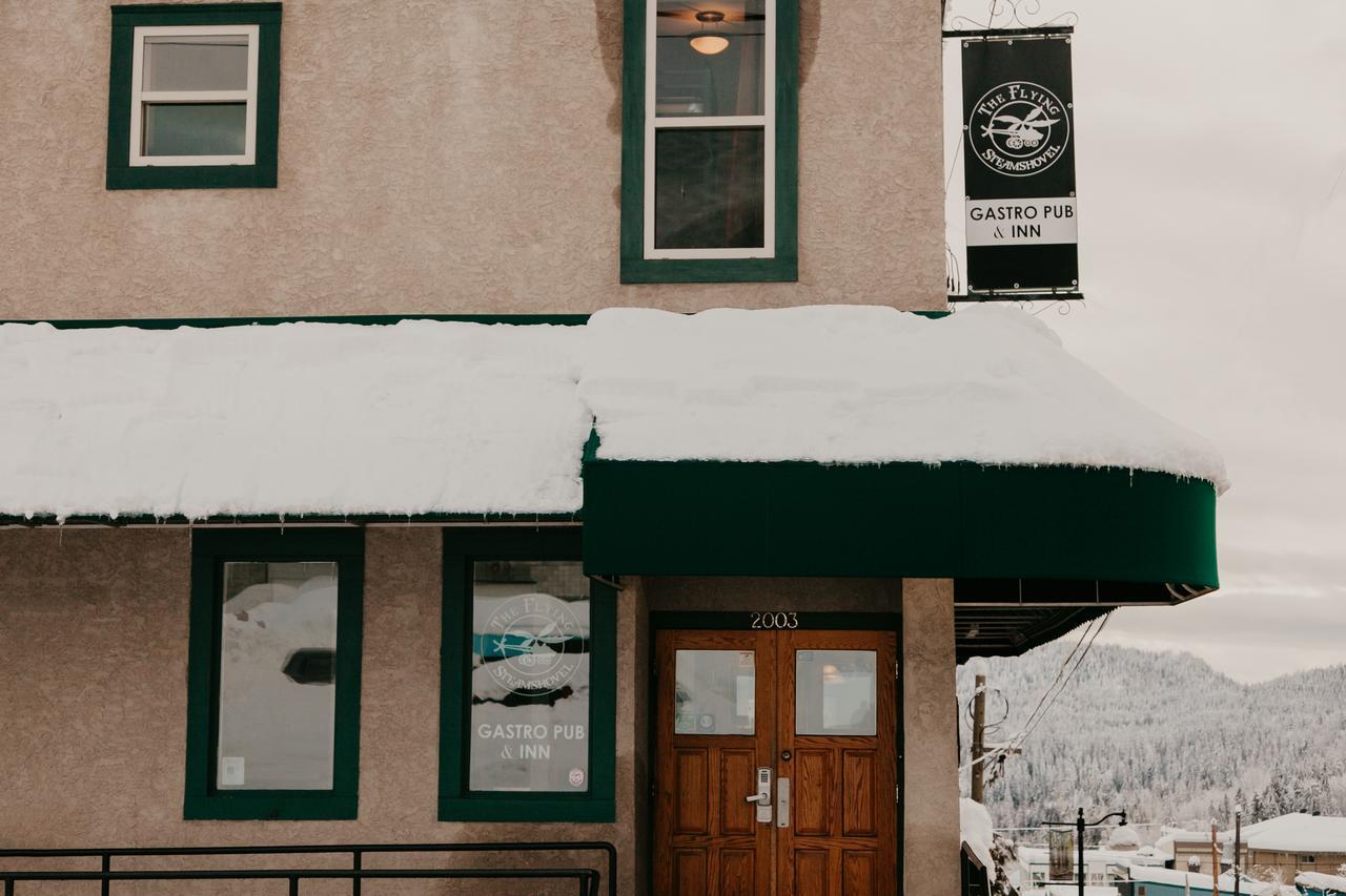 The Flying Steamshovel Inn Rossland Exteriér fotografie
