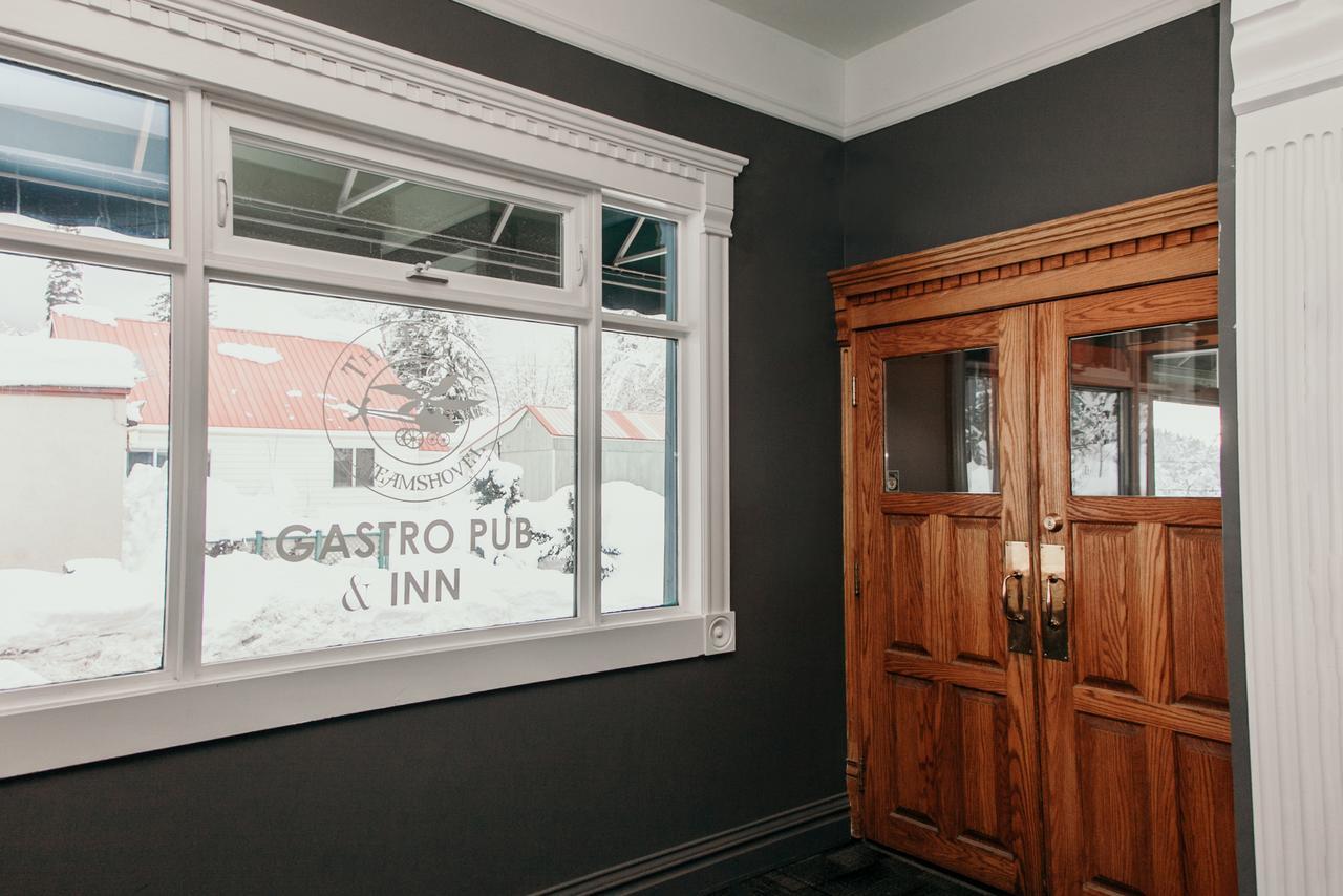 The Flying Steamshovel Inn Rossland Exteriér fotografie